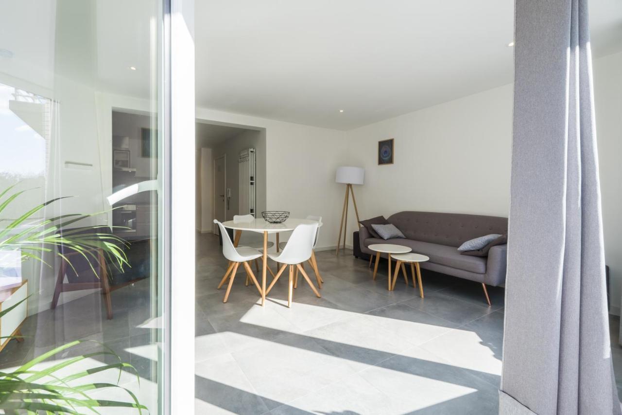 Luxury Apartment With Free Parking 奥斯滕德 外观 照片